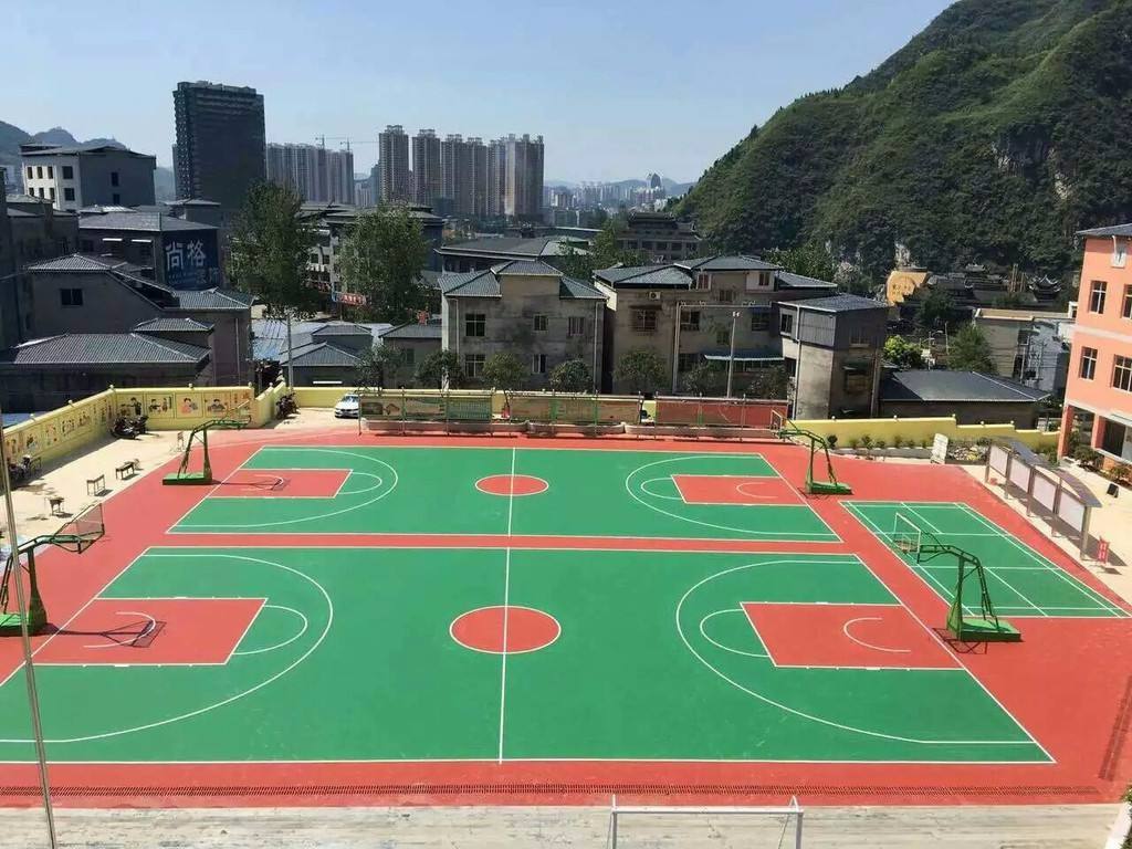 硅pu场地施工